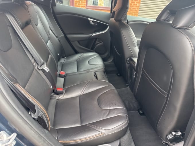 2018 Volvo V40