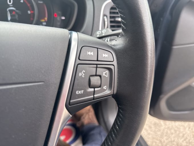 2018 Volvo V40