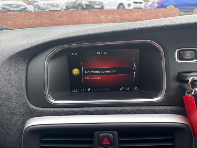 2018 Volvo V40