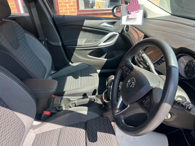 2025 Vauxhall Astra