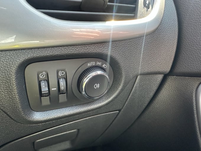 2025 Vauxhall Astra