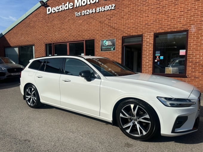2025 Volvo V60