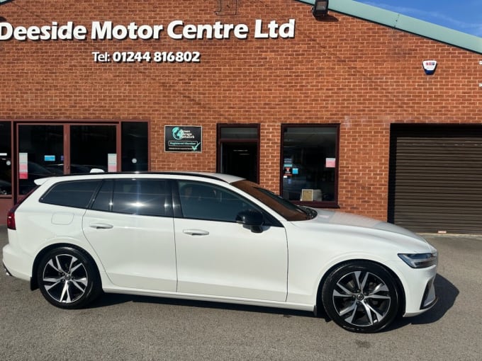 2025 Volvo V60