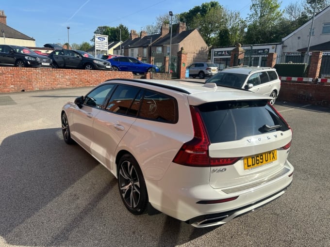 2025 Volvo V60