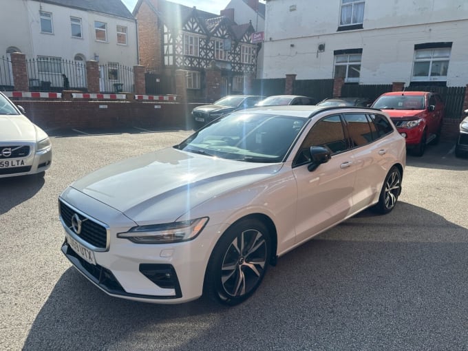 2025 Volvo V60