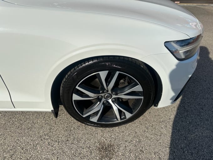 2025 Volvo V60