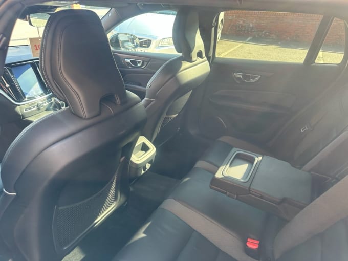 2025 Volvo V60