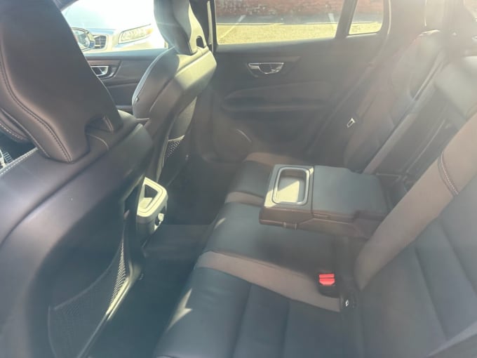 2025 Volvo V60