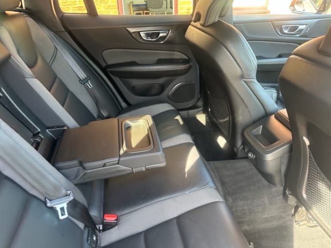 2025 Volvo V60