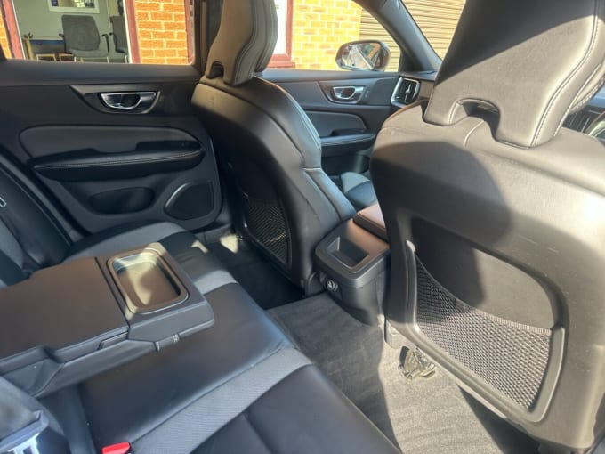 2025 Volvo V60