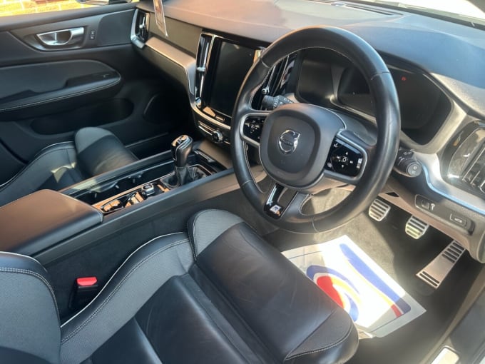 2025 Volvo V60