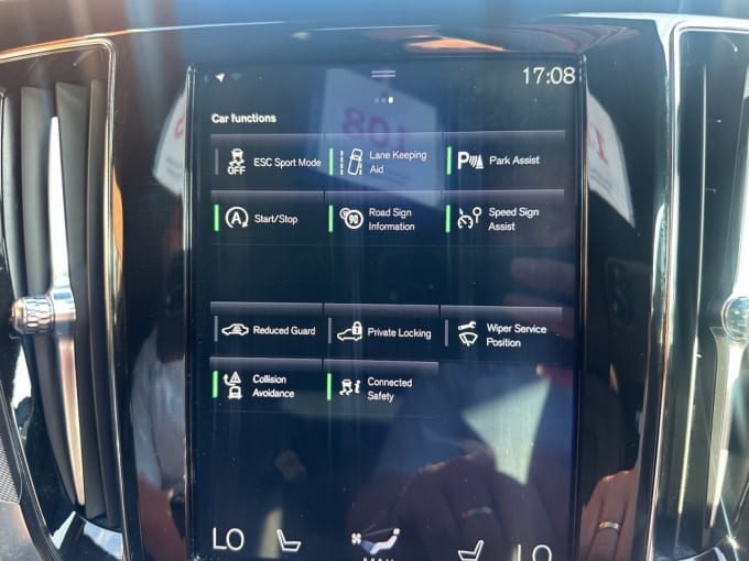 2025 Volvo V60