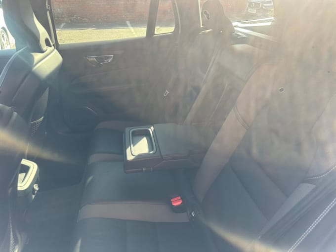 2025 Volvo V60