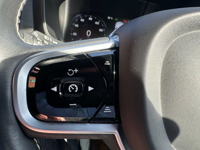 2025 Volvo V60
