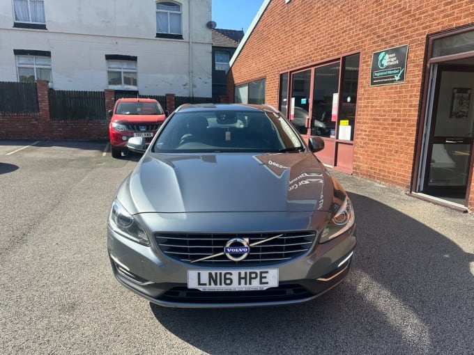2025 Volvo V60