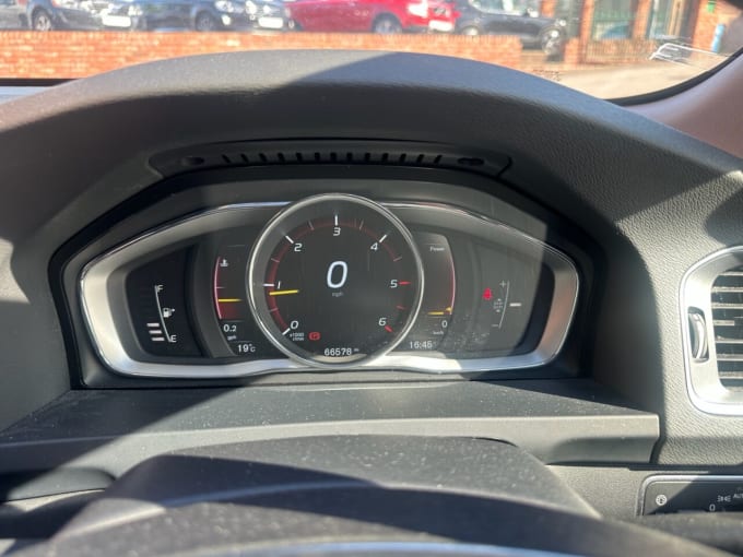 2025 Volvo V60