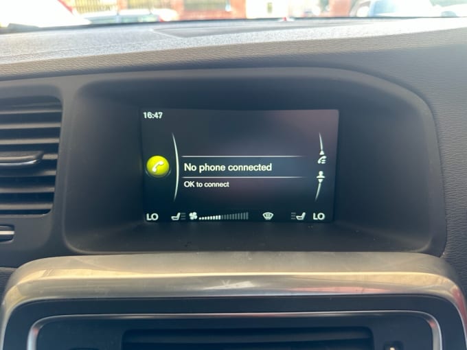 2025 Volvo V60