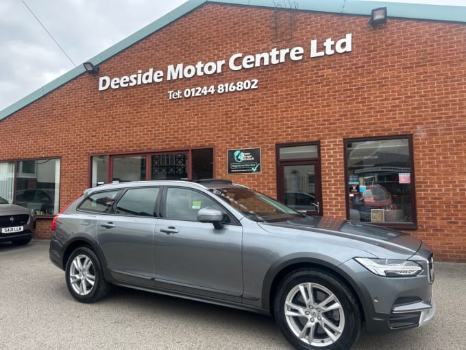 2025 Volvo V90 Cross Country