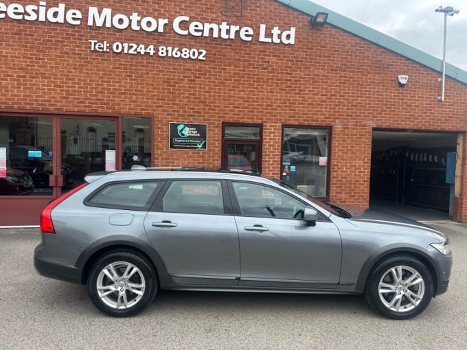 2025 Volvo V90 Cross Country