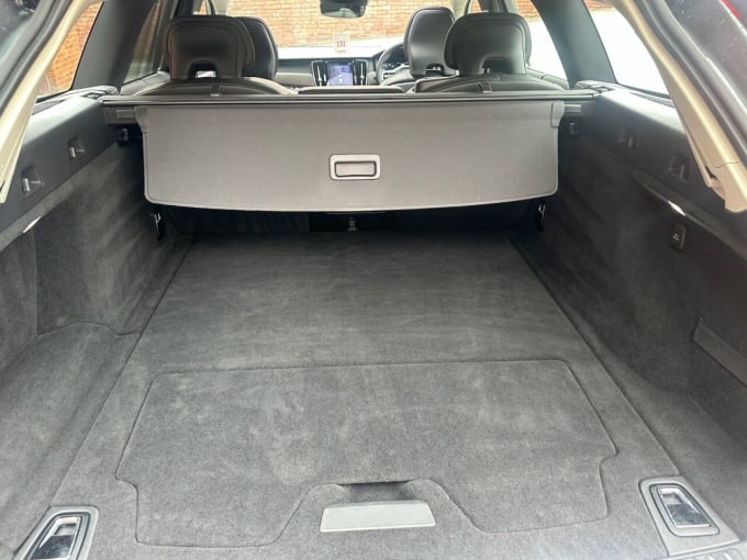 2025 Volvo V90 Cross Country