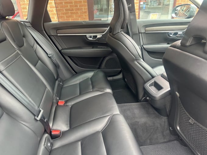 2025 Volvo V90 Cross Country
