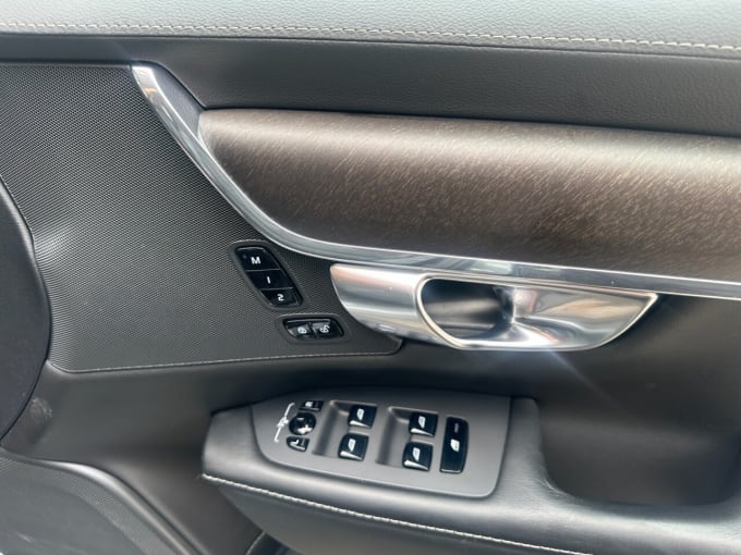 2025 Volvo V90 Cross Country