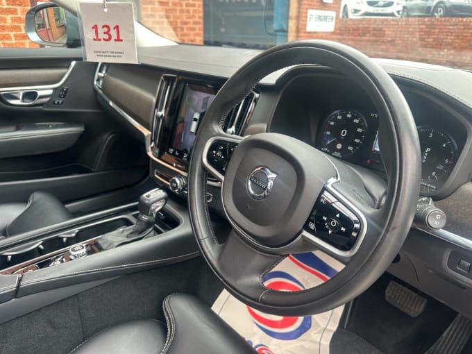 2025 Volvo V90 Cross Country