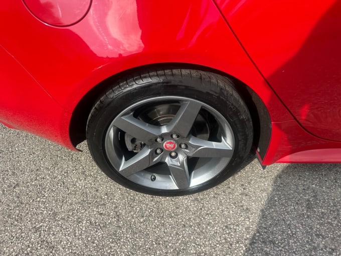 2025 Jaguar Xe