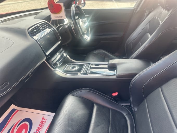 2025 Jaguar Xe