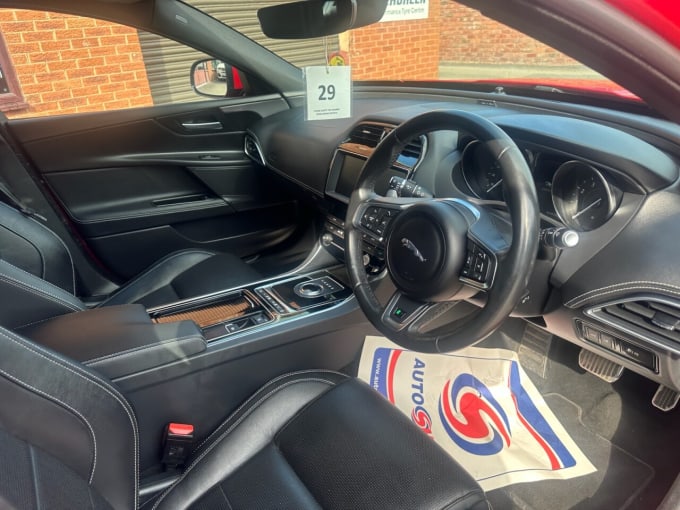 2025 Jaguar Xe
