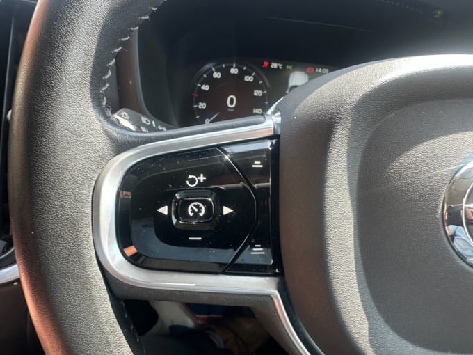 2025 Volvo V60 Cross Country