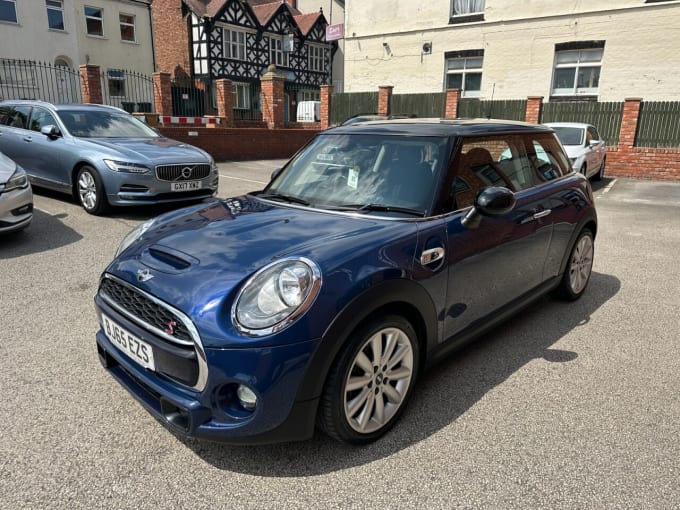 2025 Mini Hatch