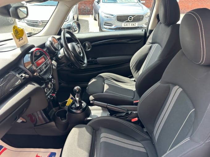 2025 Mini Hatch