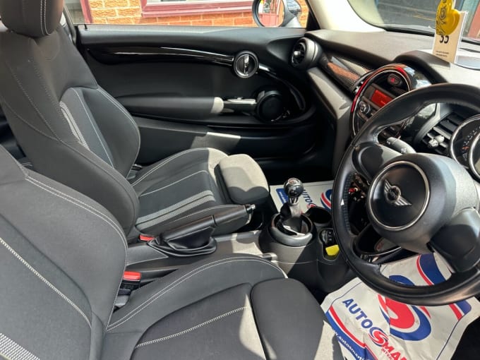 2025 Mini Hatch