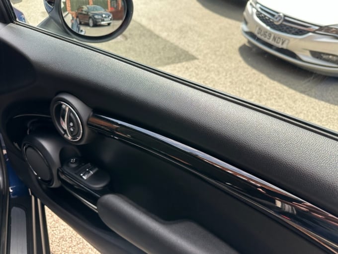 2025 Mini Hatch