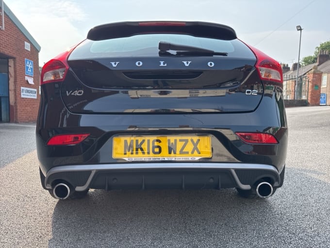 2025 Volvo V40