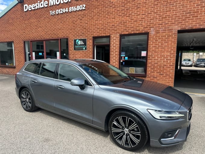 2025 Volvo V60