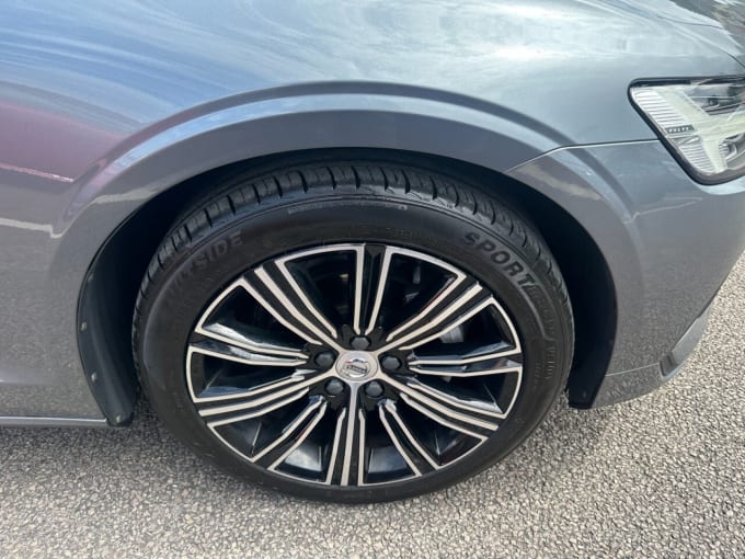 2025 Volvo V60