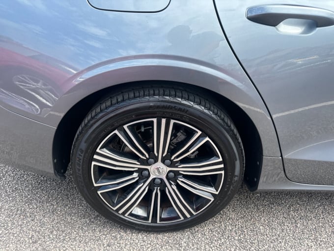 2025 Volvo V60