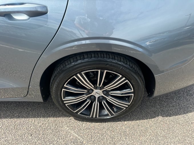 2025 Volvo V60