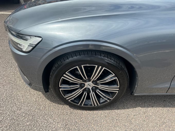 2025 Volvo V60