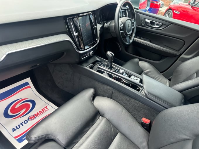 2025 Volvo V60