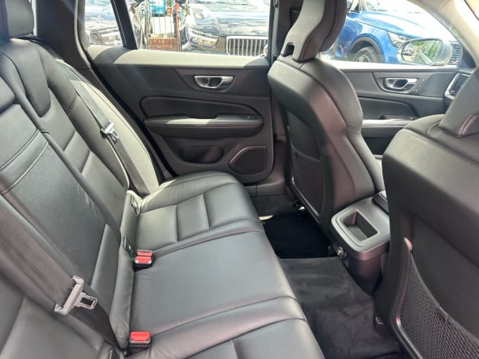 2025 Volvo V60