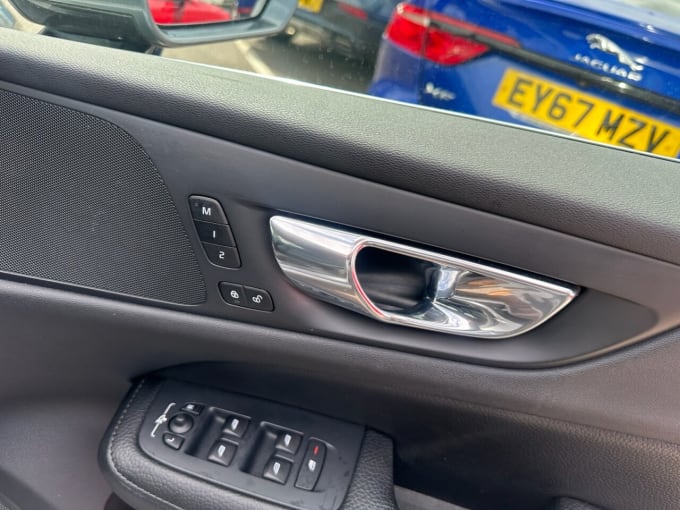 2025 Volvo V60
