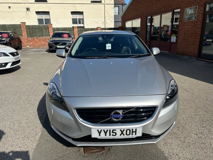 2025 Volvo V40