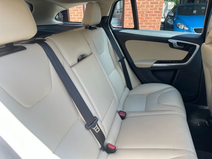 2025 Volvo V60