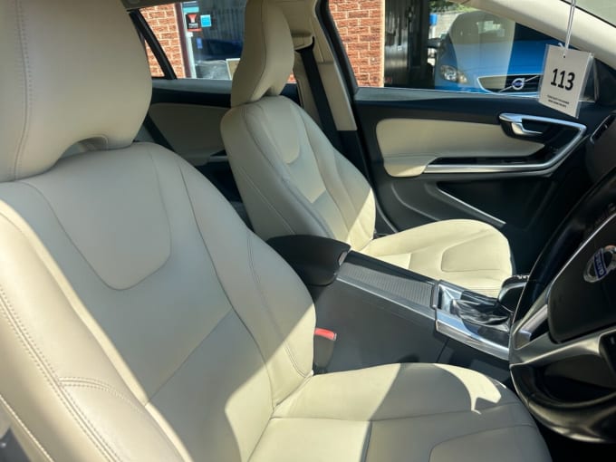 2025 Volvo V60