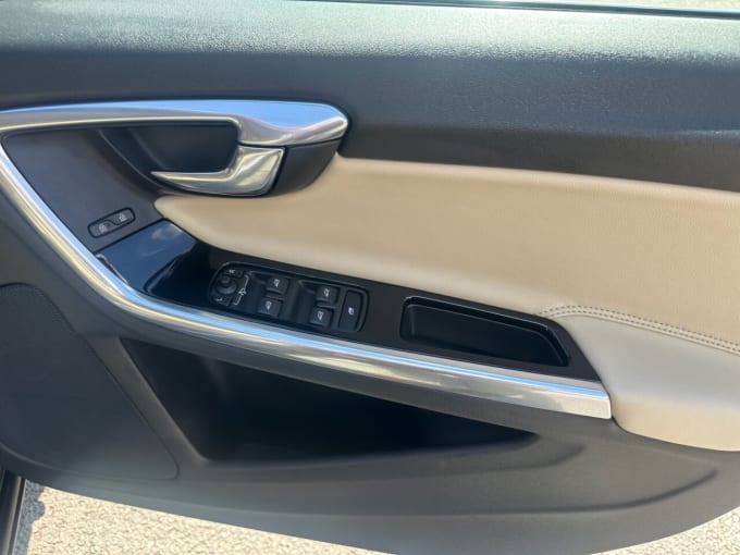 2025 Volvo V60