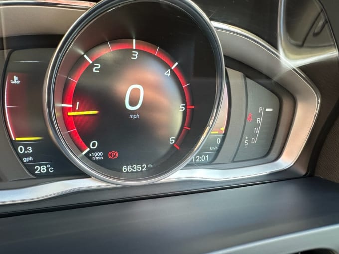 2025 Volvo V60