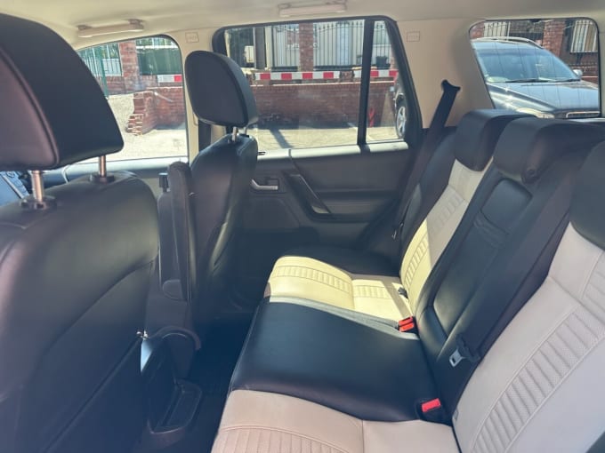2025 Land Rover Freelander 2